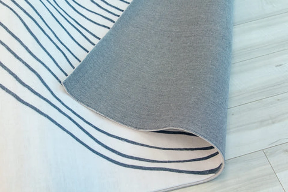 Europa Black Contemporary Rug with Neutral Accents