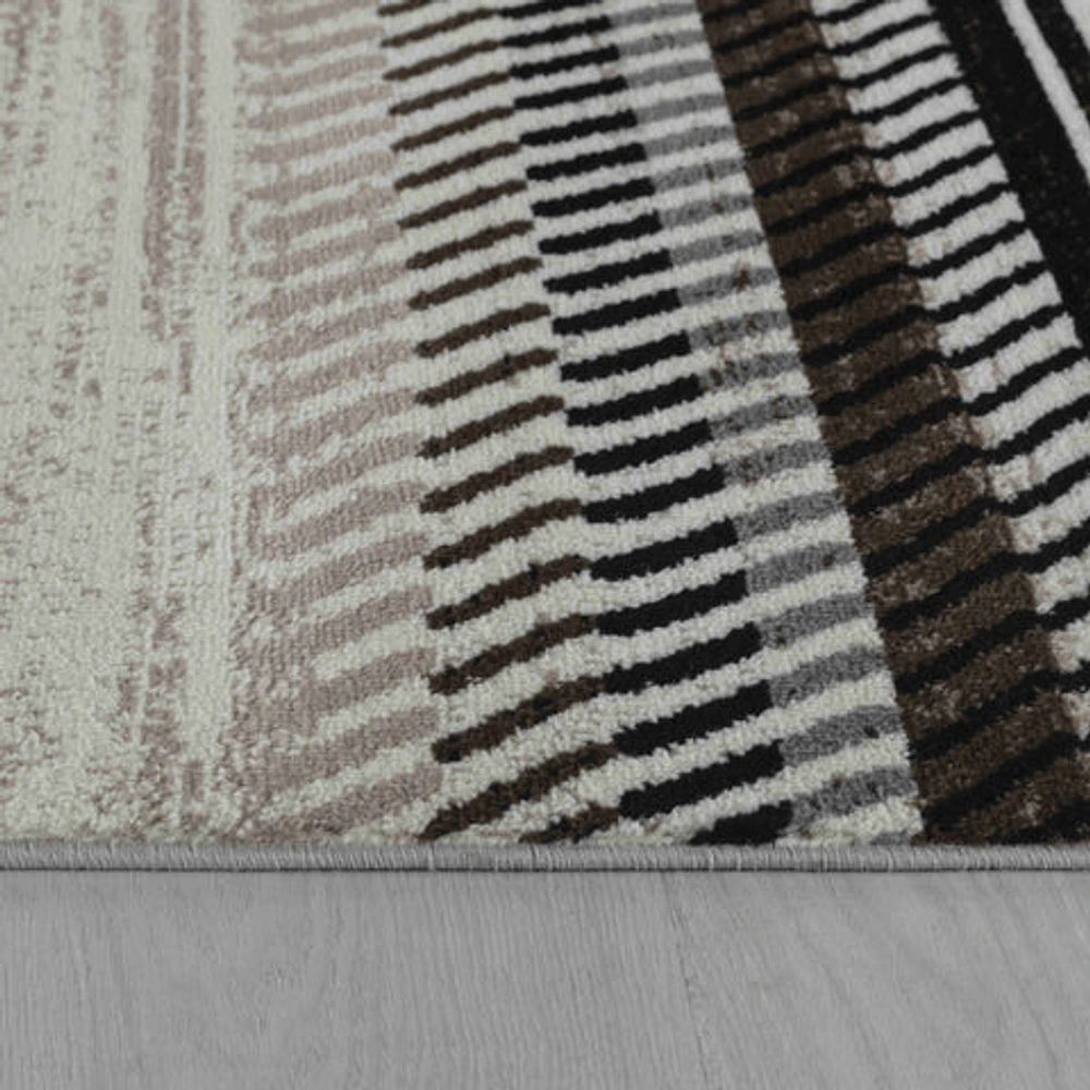 Hamilton Cream Medallion Motif Traditional Rug
