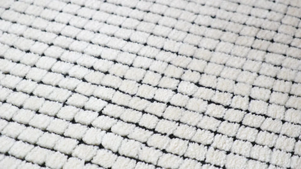 Leela Black Artistic Swirl Modern Rug