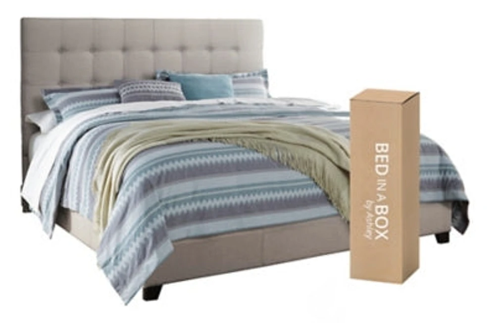 Dolante Queen Upholstered Bed