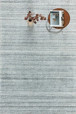 ORITO HAND WOVEN RUG SILVER/LINING