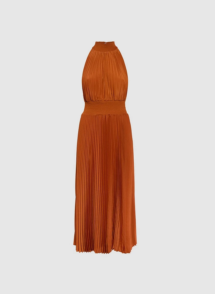 Robe plissée en satin