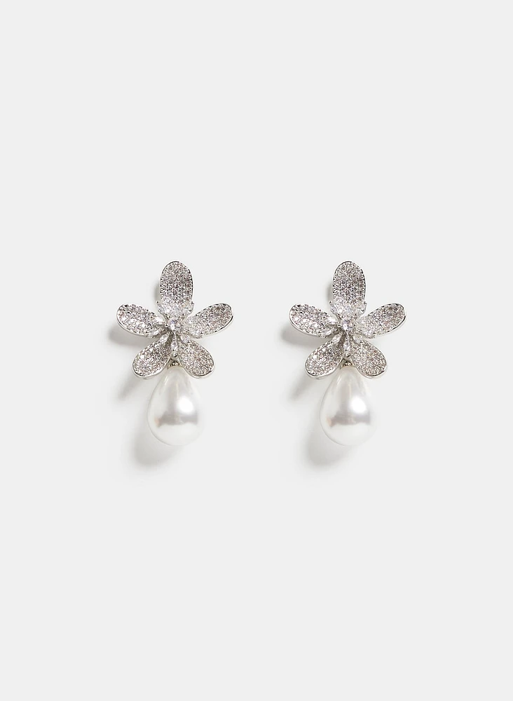 Boucles d'oreilles pendantes à fleur et perle