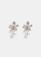 Boucles d'oreilles pendantes à fleur et perle