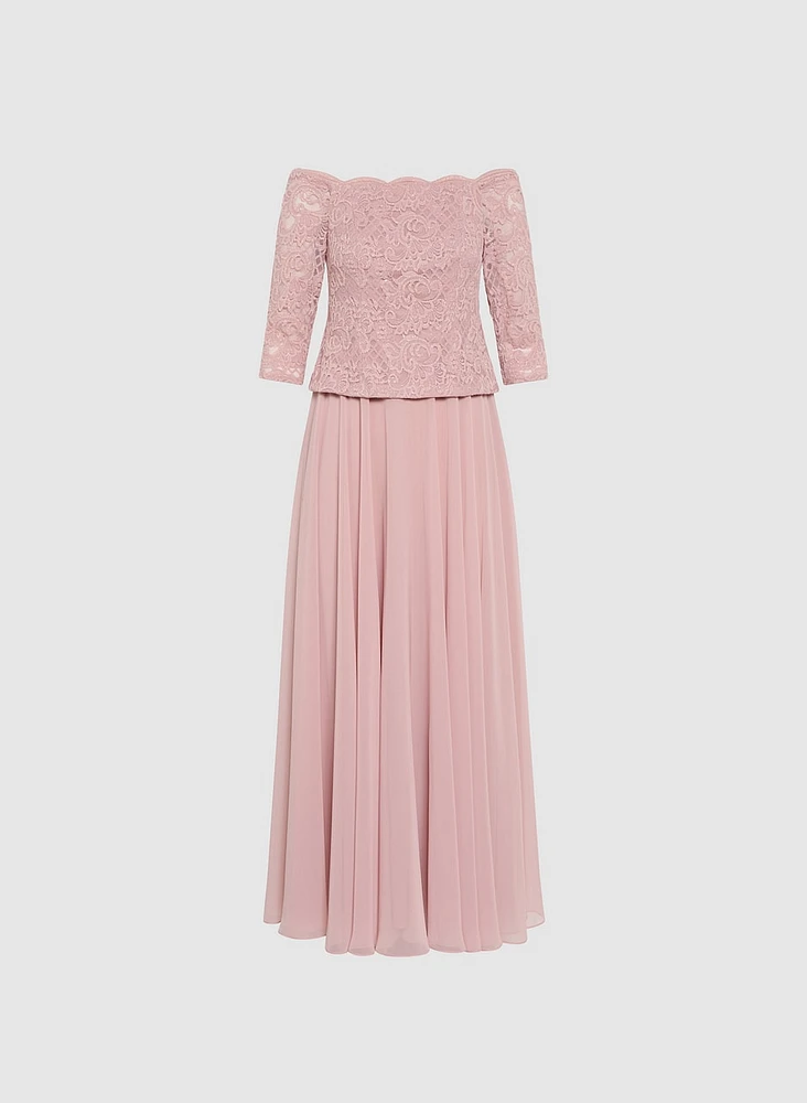 Robe en dentelle et chiffon