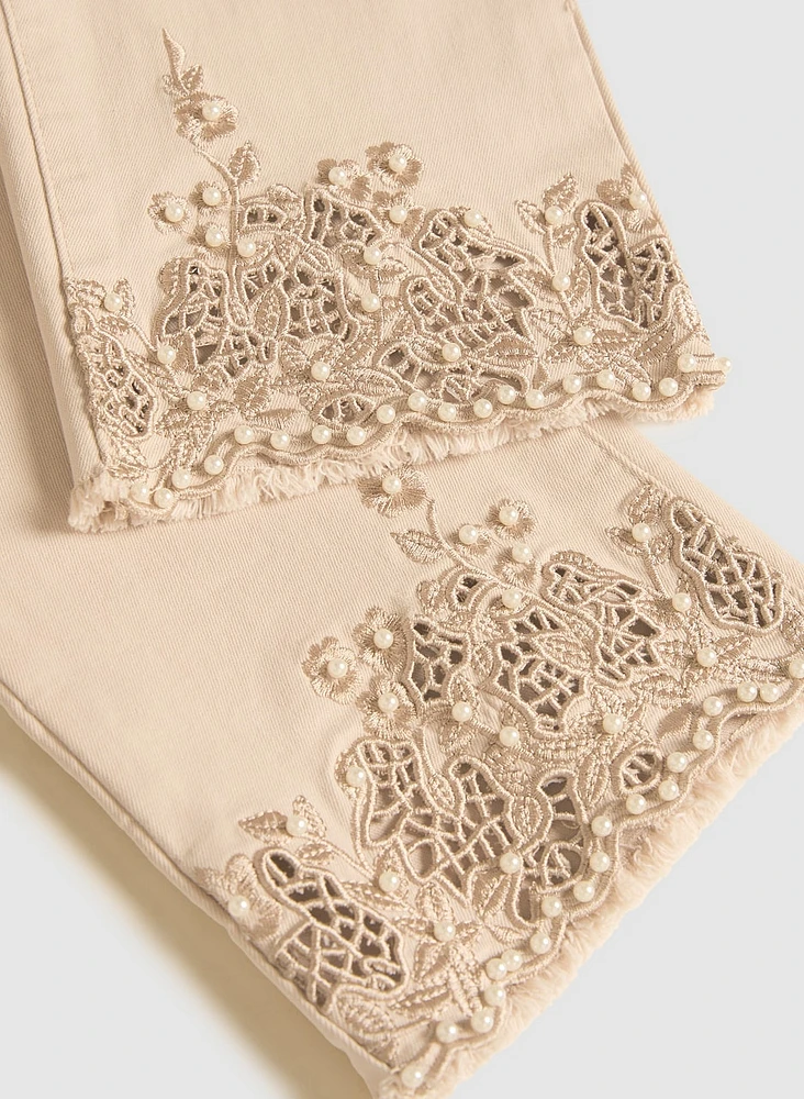 Capri à broderies et perles