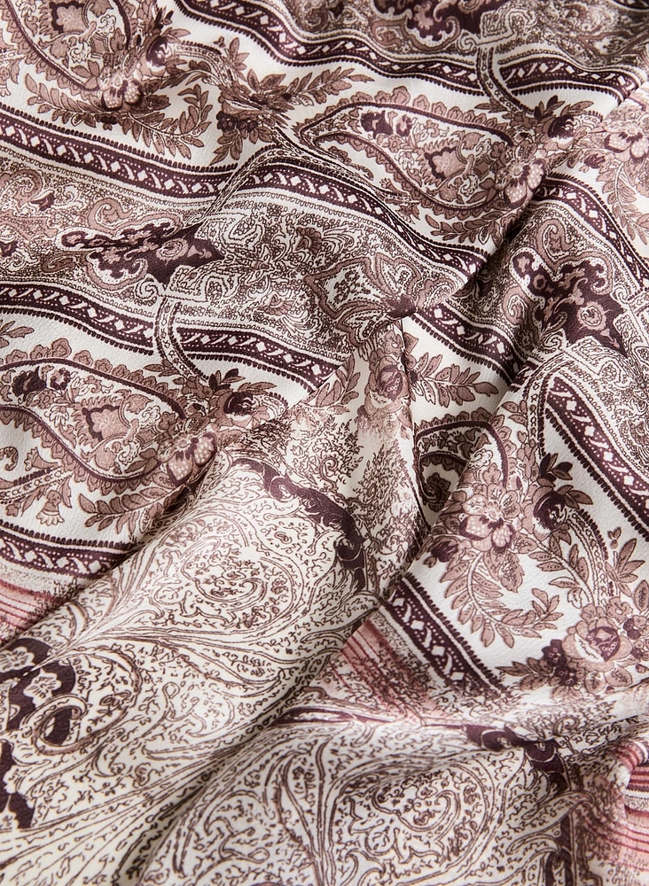 Contrasting Trim Paisley Print Scarf