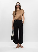 T-shirt en satin et pantalon gaucho en lin