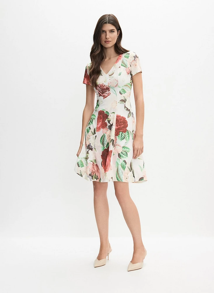 Robe florale à manches courtes