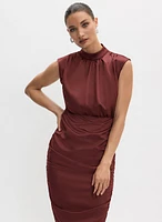 Robe courte en satin froncé