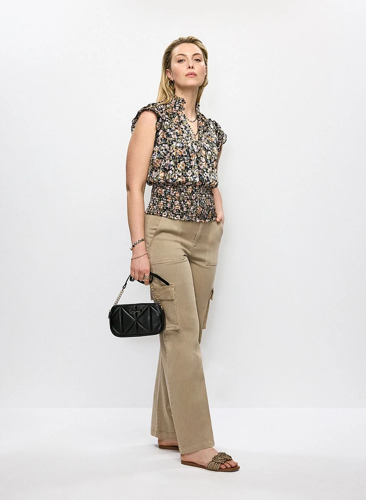 Blouse fleurie à ourlet froncé et pantalon cargo