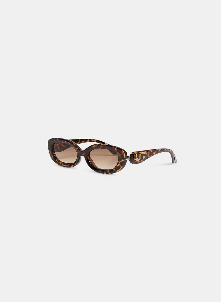 Oval Shaped Sunglasses