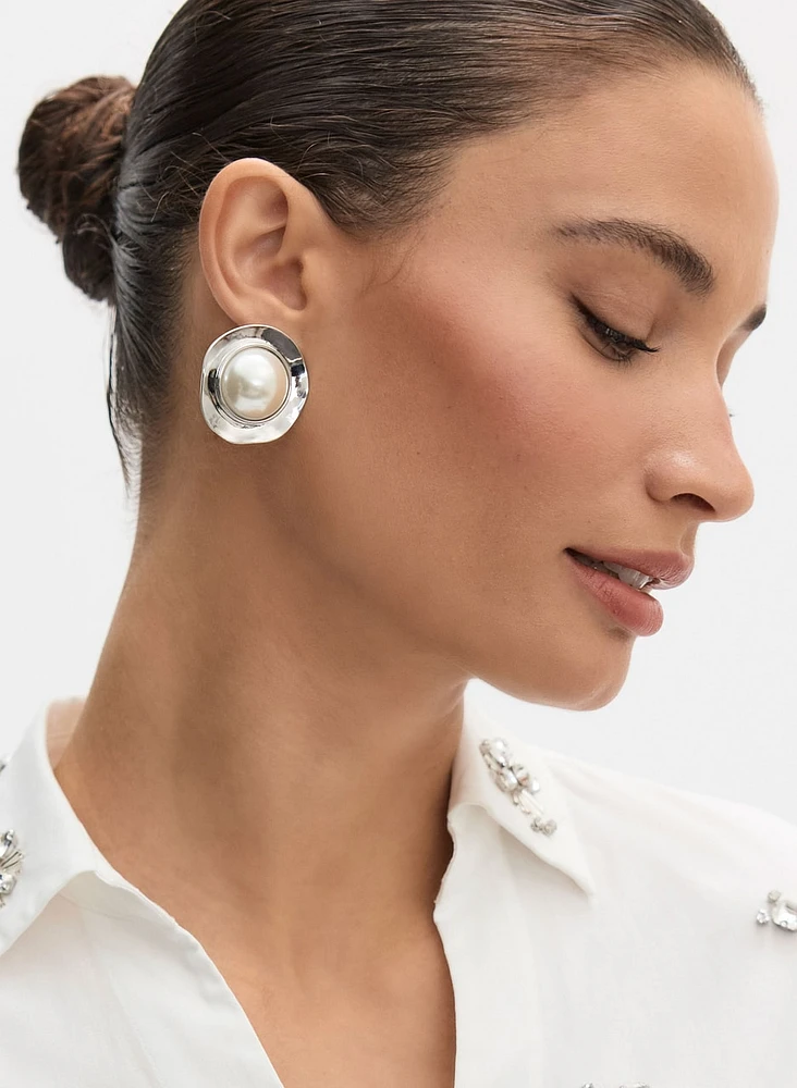 Pearl Centre Button Earrings