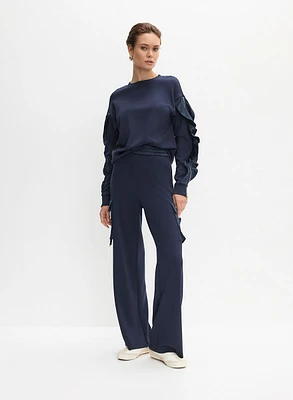 Pull volanté et pantalon cargo