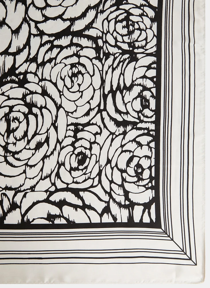 Foulard à motif de roses