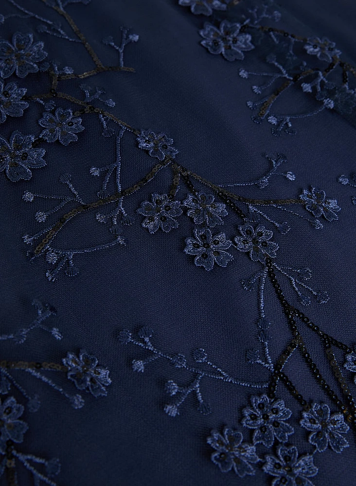 Robe de soirée à appliqués floraux