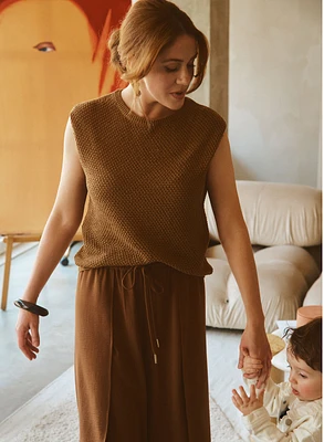 Sleeveless Knit Pullover & Wide-Leg Crinkle Pants