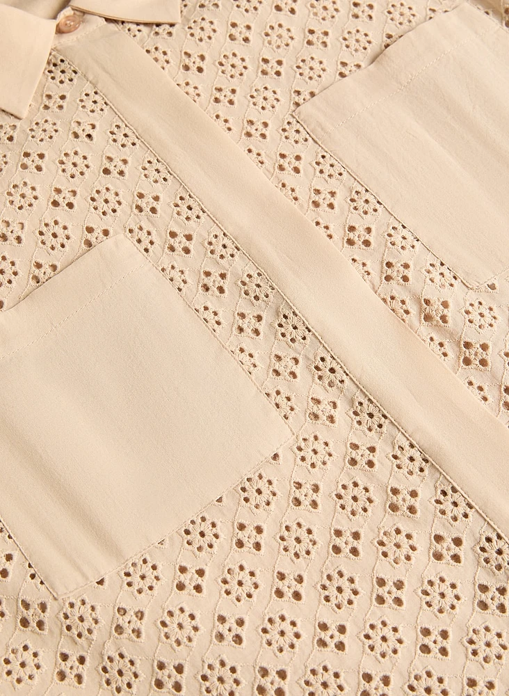 Blouse à détails brodés