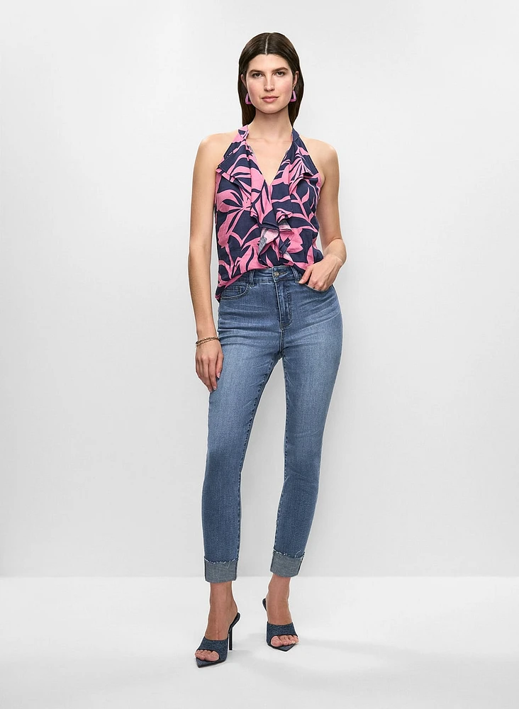 Blouse florale à volants et jean à jambe étroite