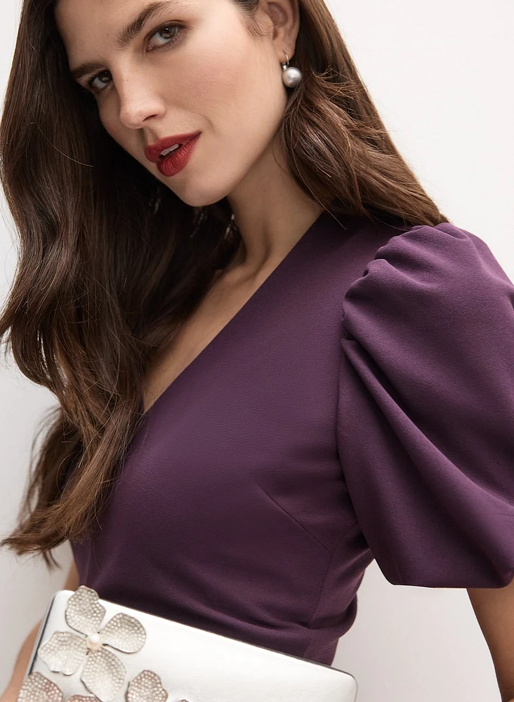 Robe en satin ajustée à manches bouffantes