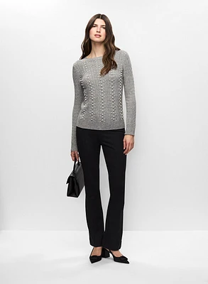 Pull à détails perlés et pantalon évasé