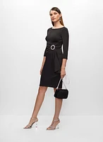 Robe drapée avec boucle à la taille