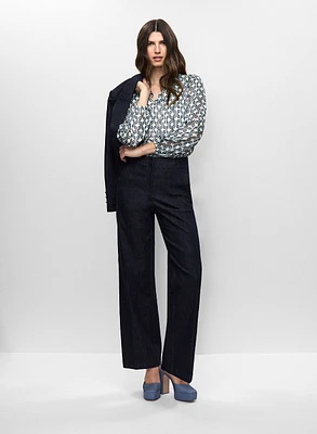 Chemisier col fendu et pantalon large