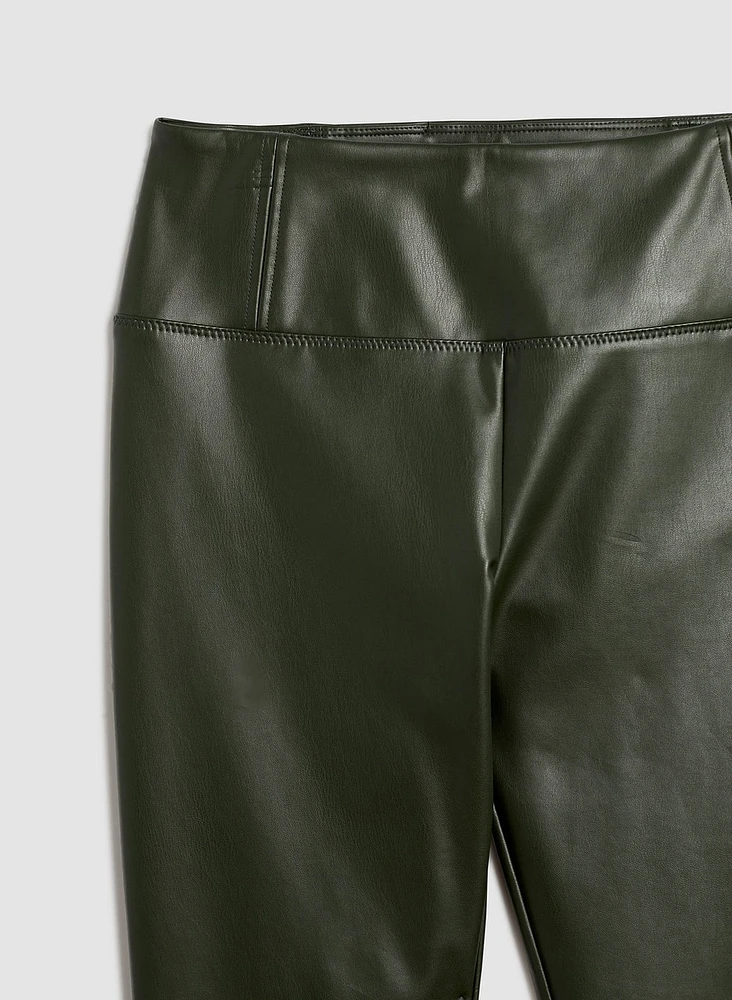 Pantalon à jambe étroite en cuir végane