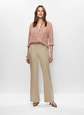 Chemisier à chevrons et pantalon évasé