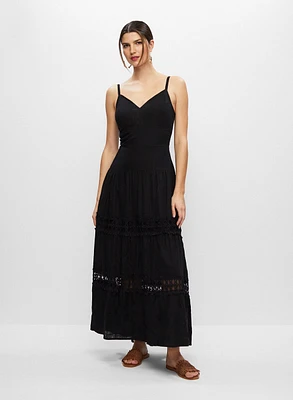 Robe maxi à broderies et col coeur