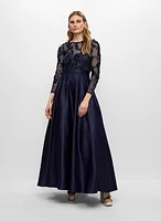 Robe longue en maille et jupe satin
