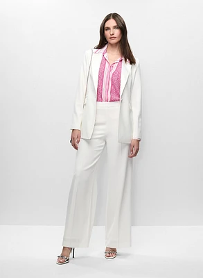 Veste satinée et blouse en crêpe