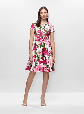 Robe fleurie et boucles pendantes