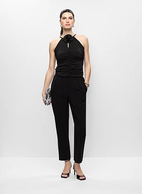 Haut à col licou et pantalon droit à taille froncée