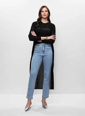 Cardigan long, t-shirt à slogan et jean à jambe droite