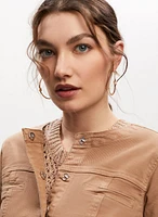 Veste courte avec broderies à l'ourlet