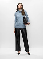 Pull à col bénitier et pantalon à jambe large