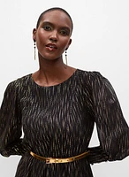 Robe à motif et ceinture dorés