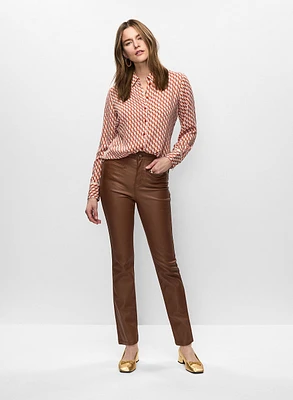Chemiser à chevrons et pantalon en cuir végane