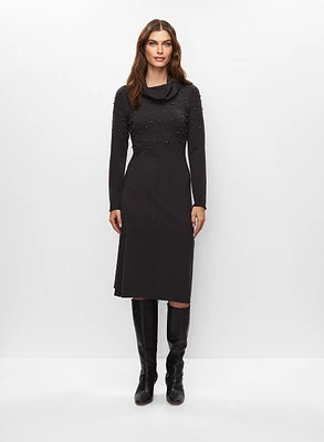 Robe perlée et anneaux deux tons