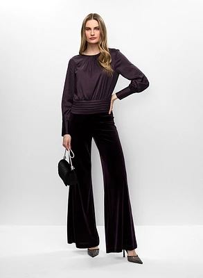 Haut satiné et pantalon en velours