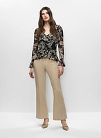 Haut volanté et pantalon évasé