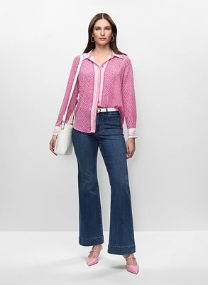 Blouse en crêpe et jean évasé
