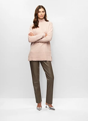 Tunique et pantalon en cuir végane