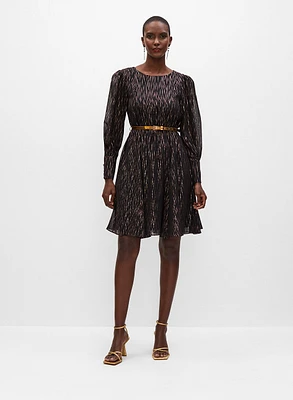 Robe à motif et ceinture dorés