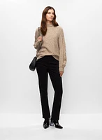 Pull côtelé et jean brodé