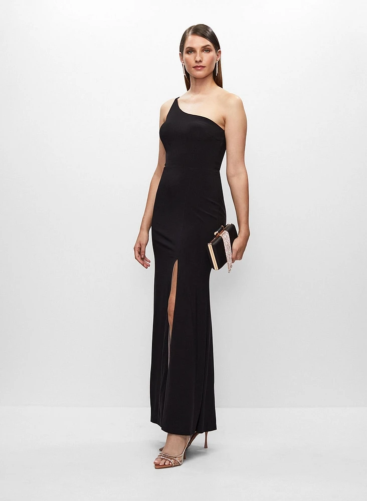 Robe à une bretelle avec fente avant