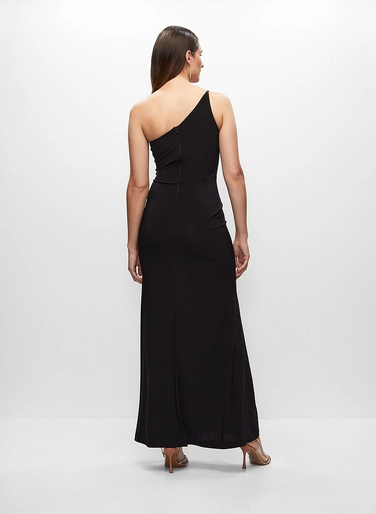 Robe à une bretelle avec fente avant