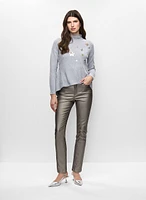 Pull à étoiles et jean effet cuir