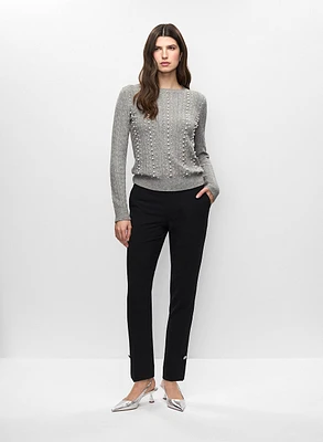 Pull à détails perlés et pantalon étroit